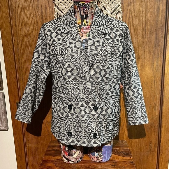 LAST CALL! Gap black and white patterned jacket - Picture 1 of 3